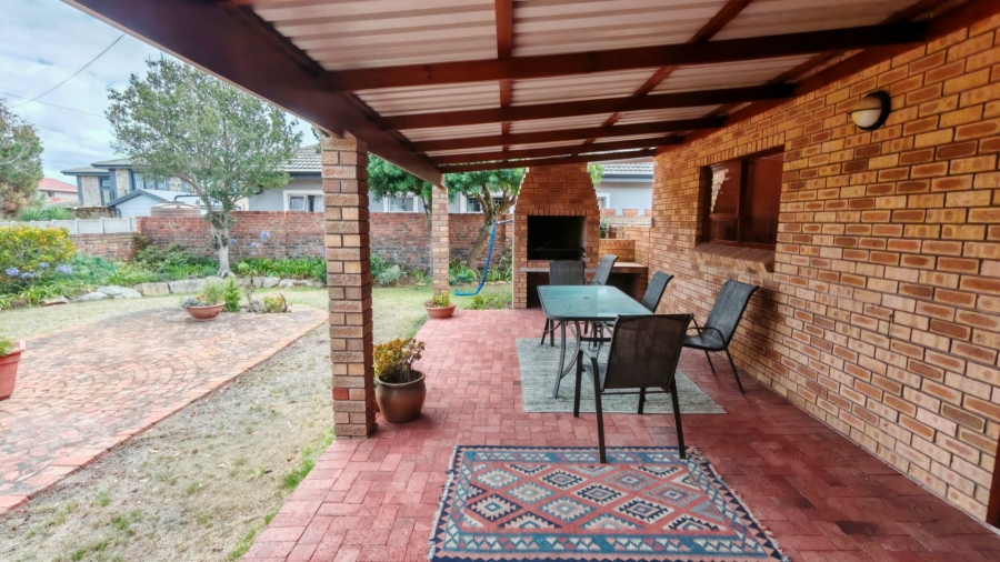 2 Bedroom Property for Sale in Reebok Western Cape